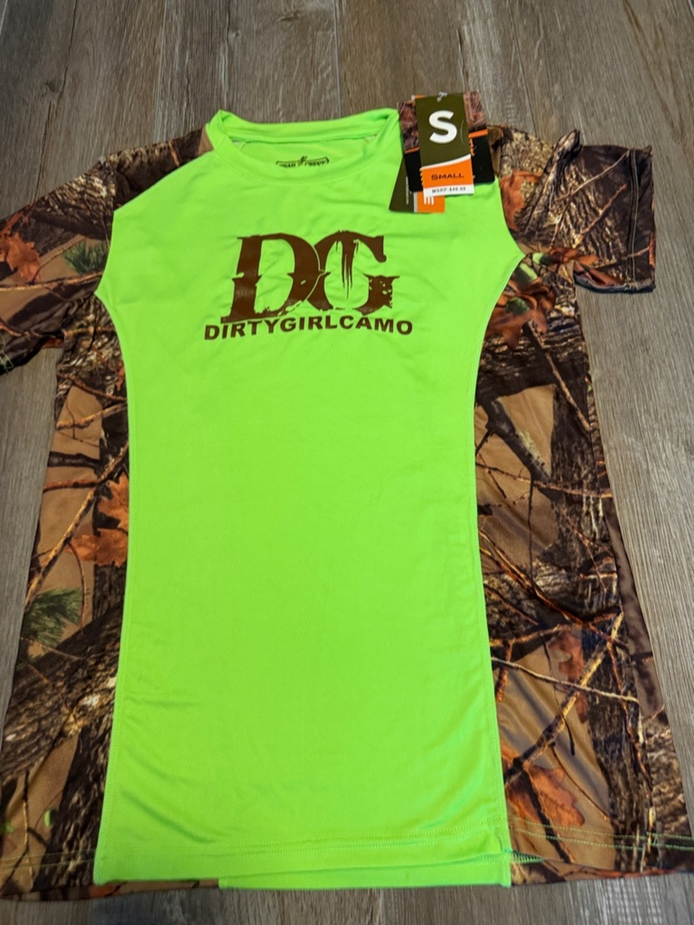 Women’s Trail Crest Dirty Girl Neon Green/Camo Shirt